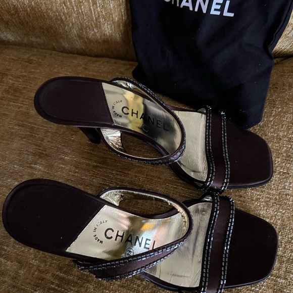 AUTHENTIC CHANEL SATIN SANDALS - Picture 4 of 7